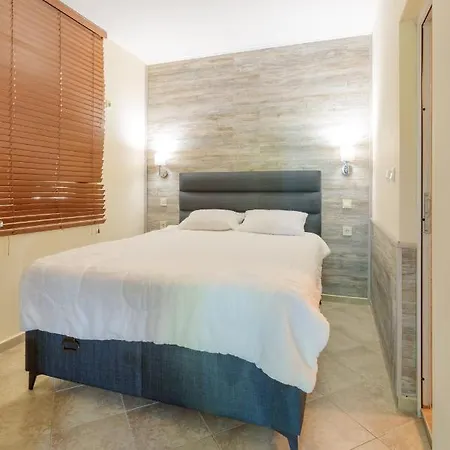 Aparthouse Paradise Bay