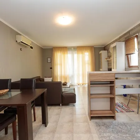 Aparthouse Paradise Bay