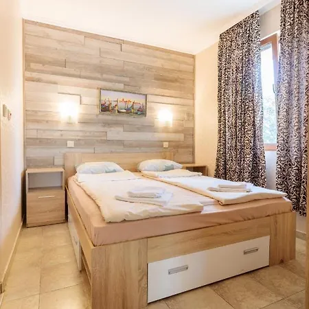 Aparthouse Paradise Bay Apartament