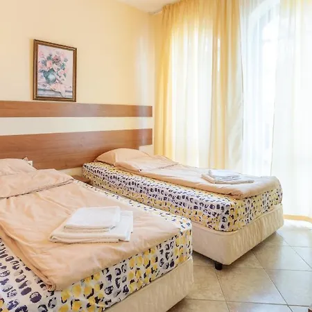 Aparthouse Paradise Bay Apartament *