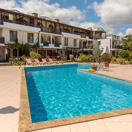 Aparthouse Paradise Bay