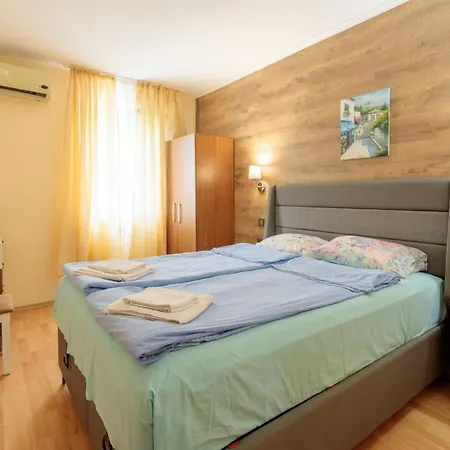 Aparthouse Paradise Bay Apartman *