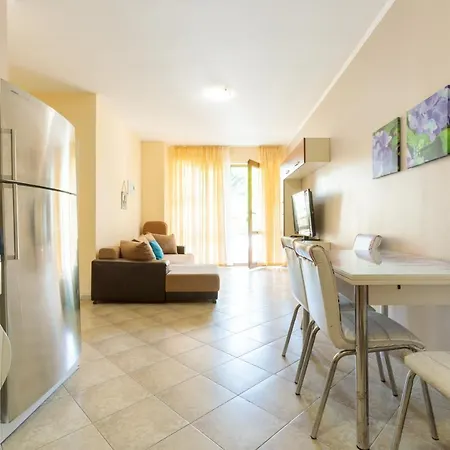 Aparthouse Paradise Bay * Szozopol