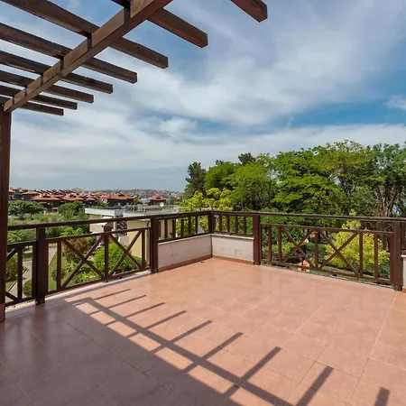 Aparthouse Paradise Bay