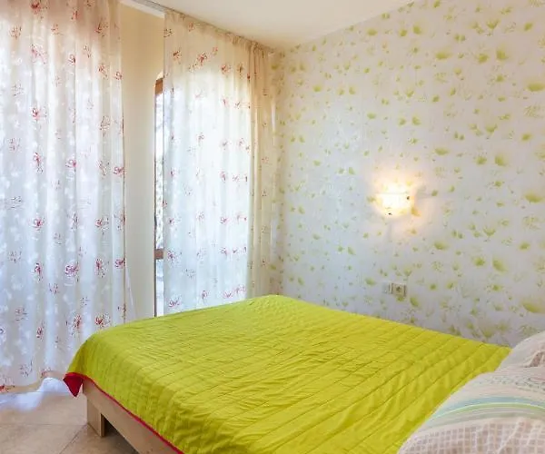 Aparthouse Paradise Bay Διαμέρισμα *