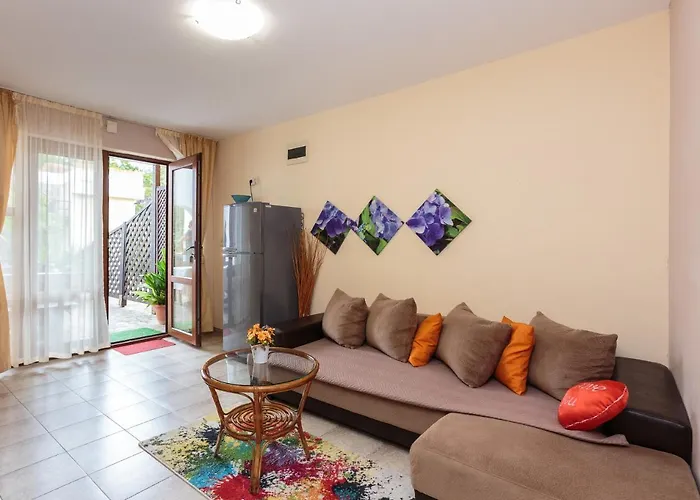 Aparthouse Paradise Bay