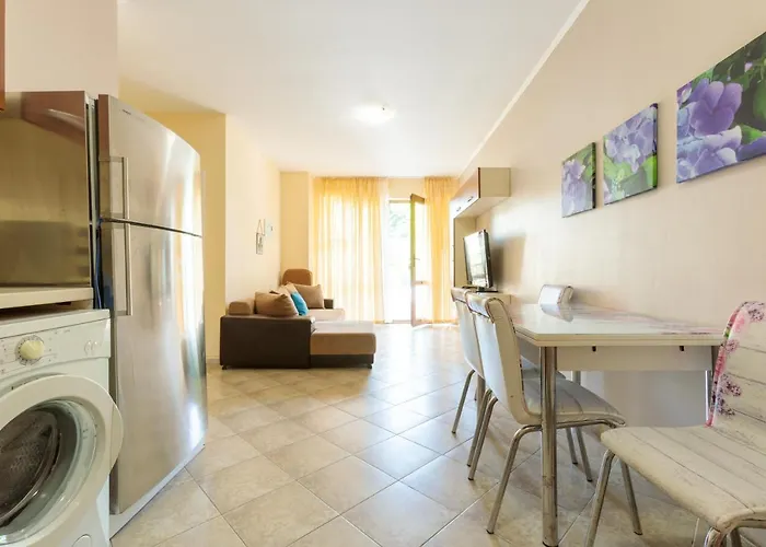 Aparthouse Paradise Bay * Σωζόπολη